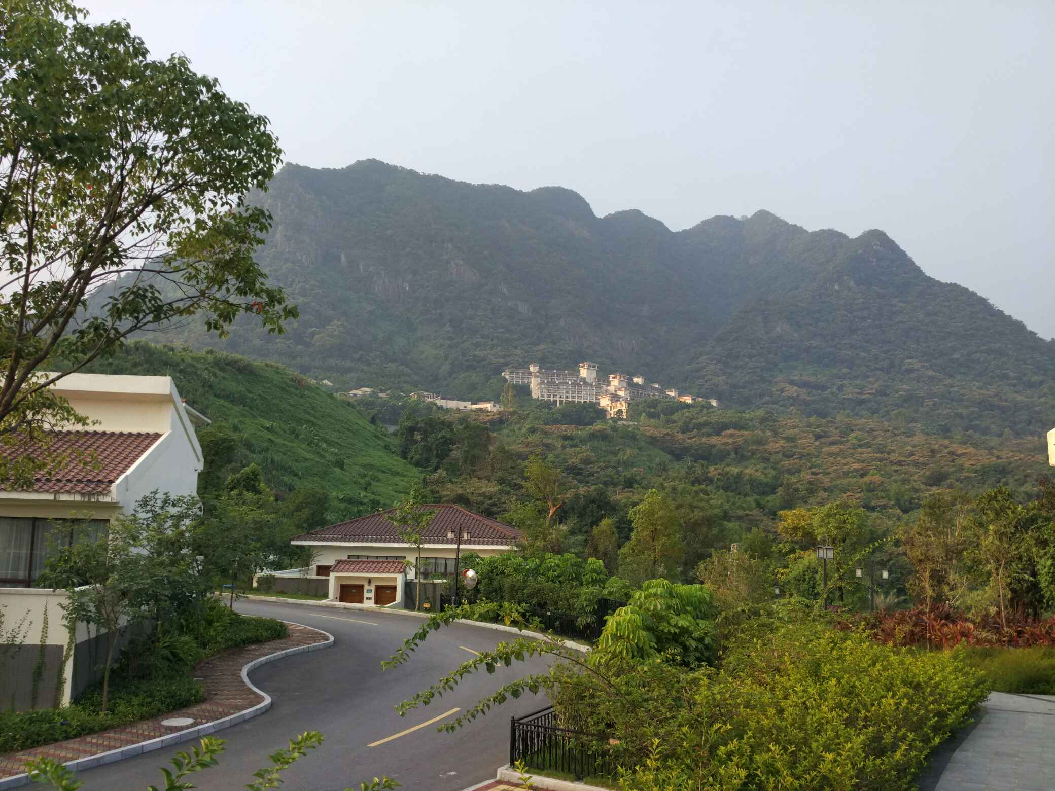 增城三英温泉度假酒店-住1晚 双早 无限次温泉 温泉区"清凉水世界"